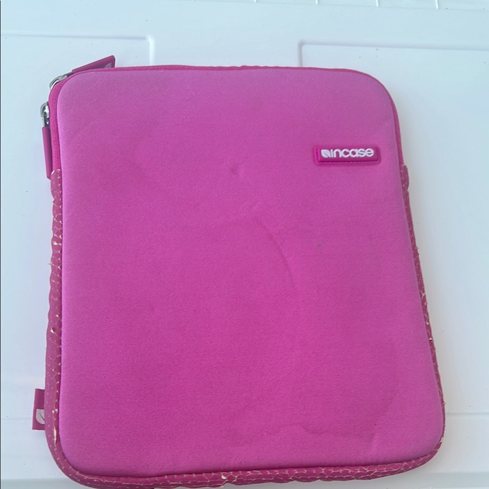 Incase Pink Neoprene Tablet Sleeve for 10-11 Inch Devices